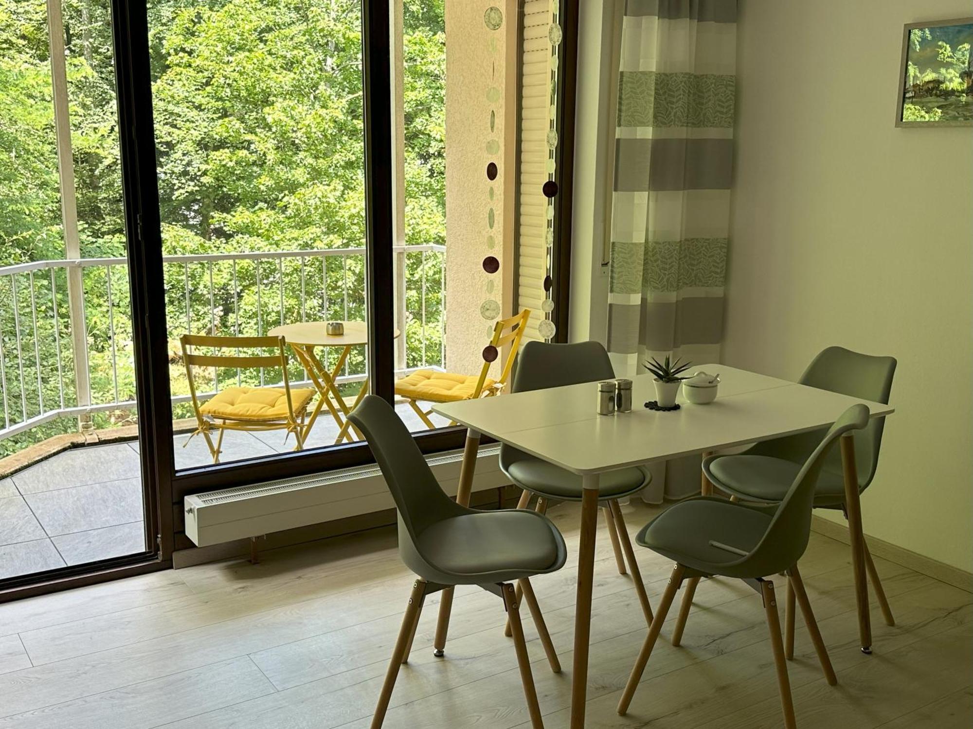 Ferienwohnung Buehler-Kurparkresidenz Bad Bergzabern Exterior photo